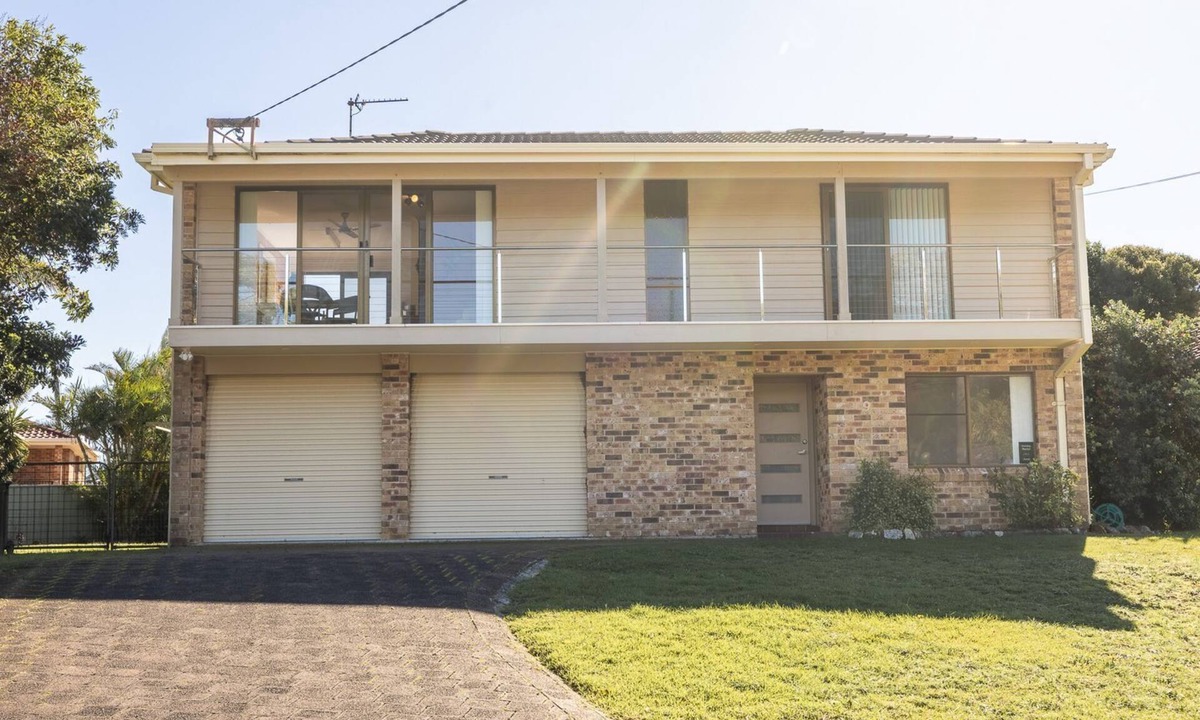 The Verandah Hanson Avenue Child | Anna Bay