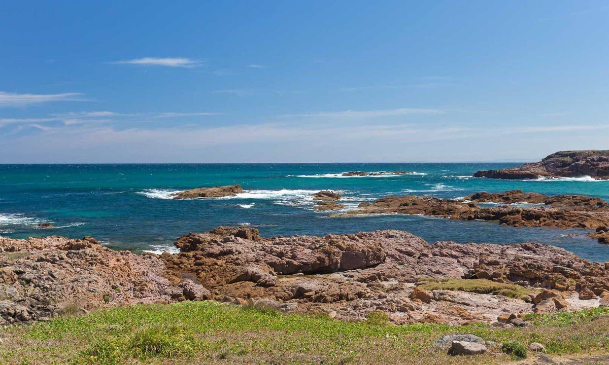 Anna Bay Apartment | The Whale Watcher, 1/6 Birubi Lane - waterfront unit with stunning views, level access