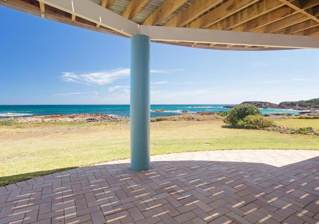 The Whale Lane Waterfront | Anna Bay