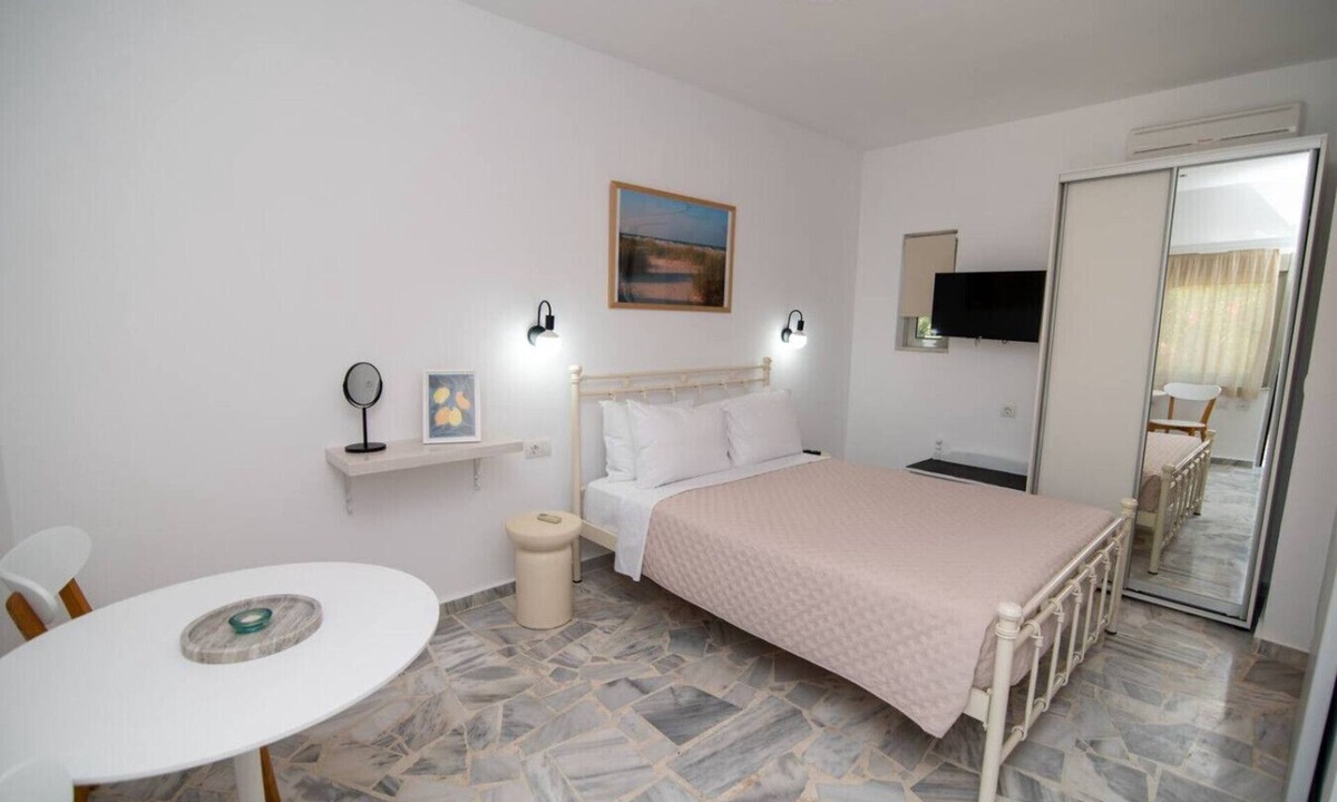 Kefalos Condo | Thines Studios : Studio A