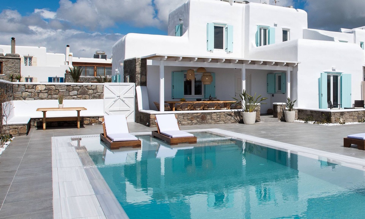 Paraga Villa | TIFFANYS VILLAS -PRIVATE Luxury Villa & Pool with Sea Views