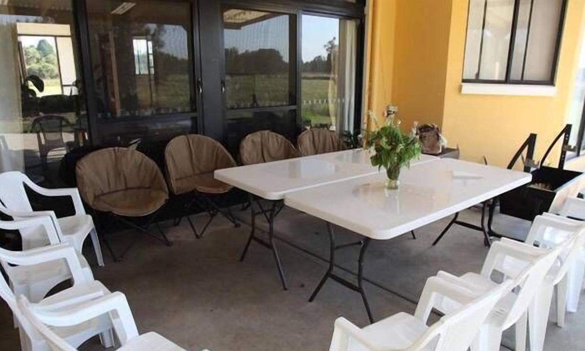 Salt Ash House | Tilligerry Farm Accommodation