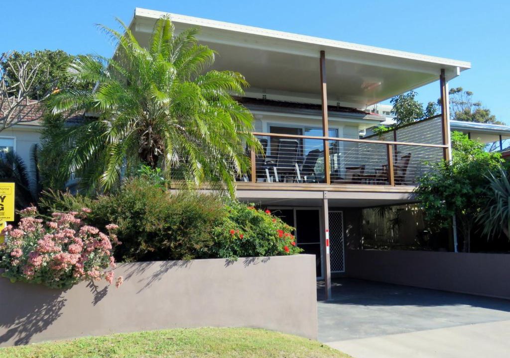 South West Rocks House | Timeout -Bring your own linen.