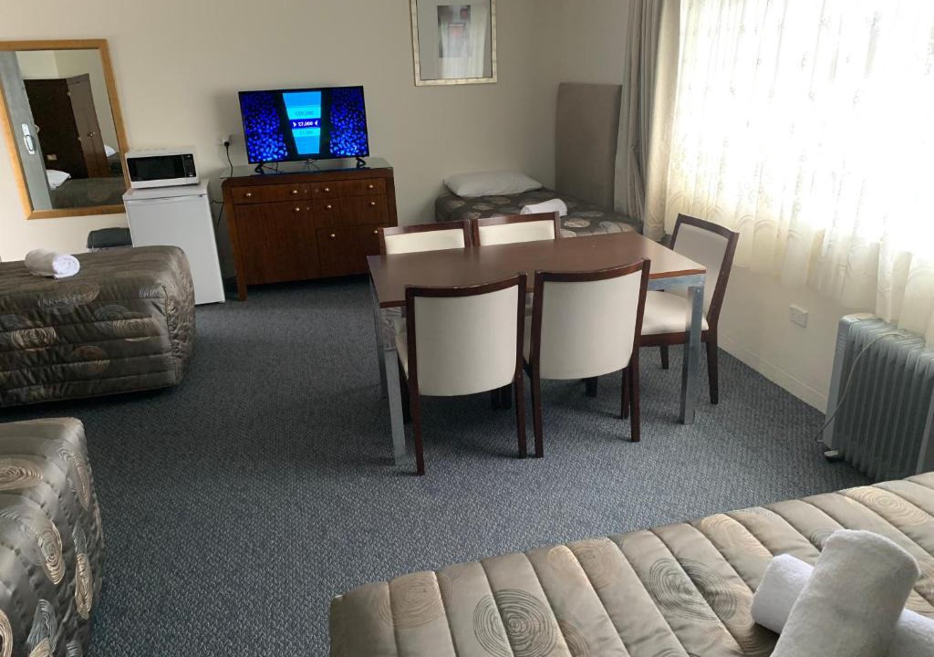 Oberon Hotel | Titania Motel