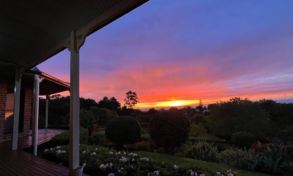 Kurrajong Heights House | TIVERTON- TRANQUIL MOUNTAINS ACCOMMODATION IN A GARDEN SETTING - SPECIALS ON NOW !