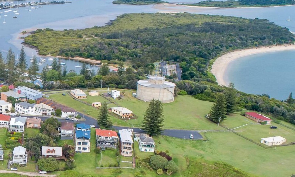 Yamba Apartment | Totally Beachin'! Fantastic apartment in the middle of it all!