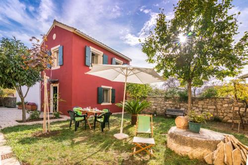Dafnata Apartment | Traditional Rustic Maisonette and House by Konnect