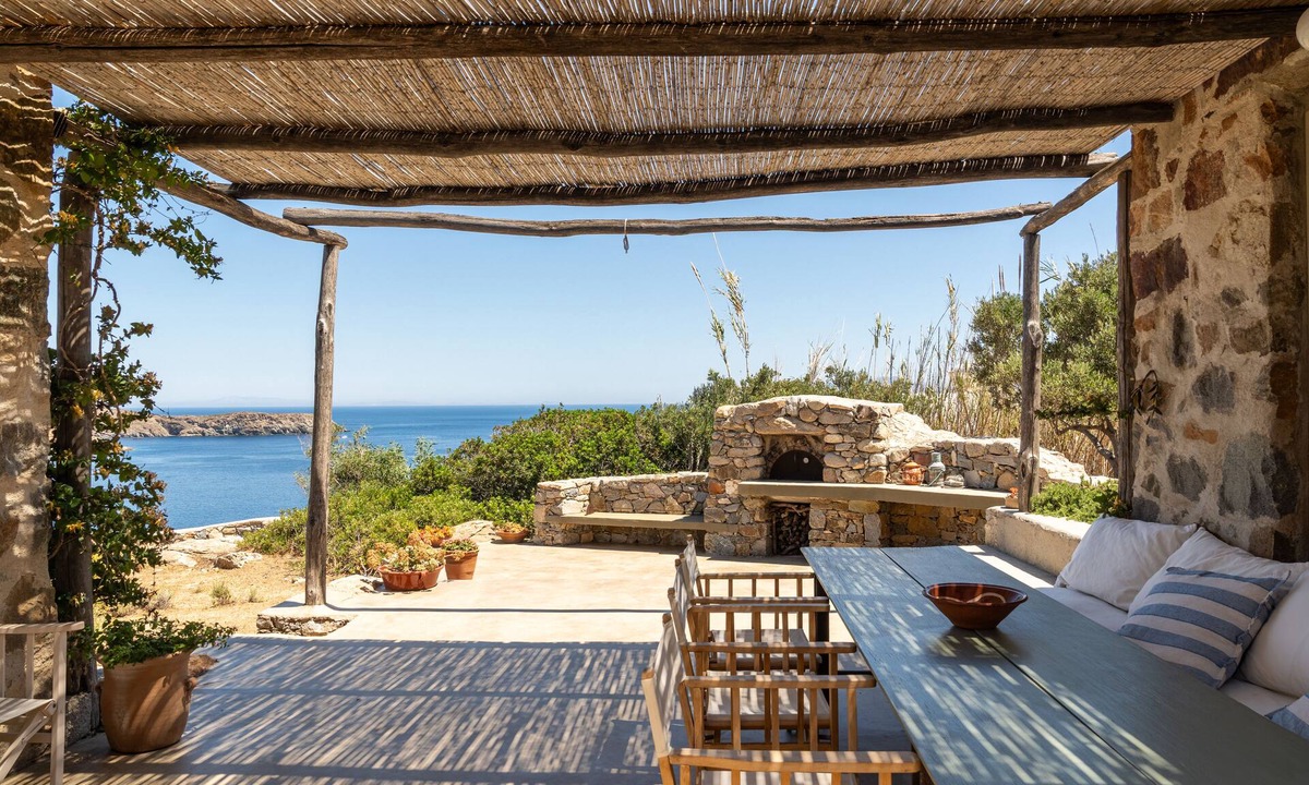 Serifos House | Traditional stone house