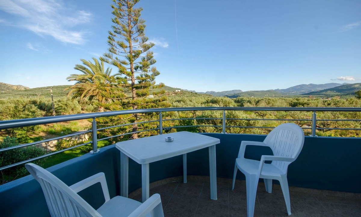 Korfalonas Apartment | Traditional Villa with Apartements in Olive Grove