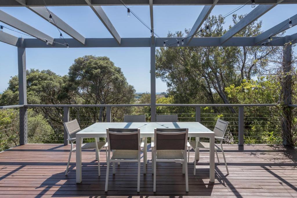 Tootgarook House | Treetop Tides - Scenic Tootgarook Coastal Getaway