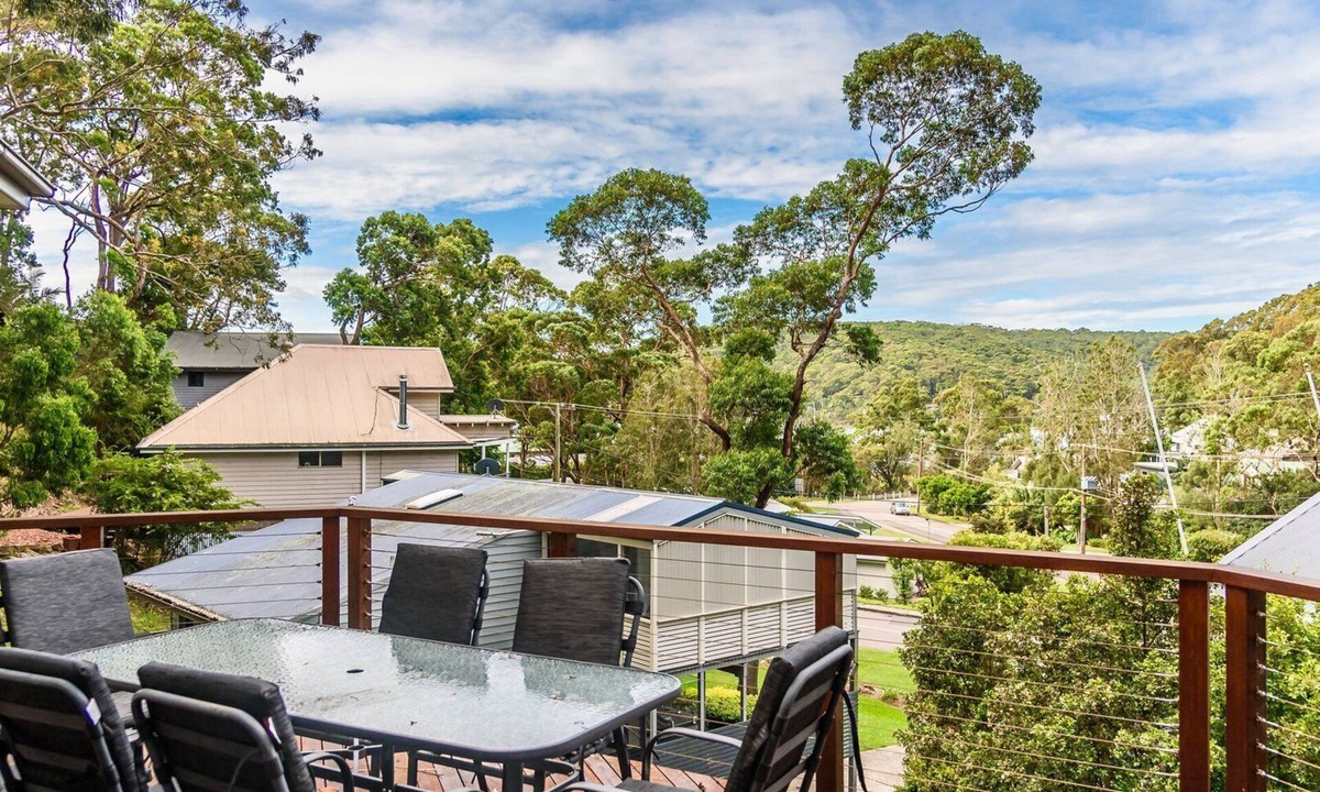 Hardys Bay House | Treetops on the Bay by HolidayCo.