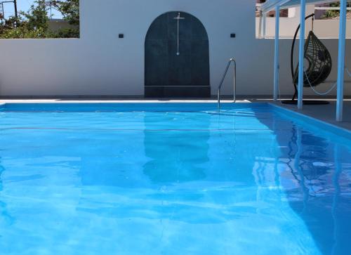 Perigiali Hotel | Tropicana Inn