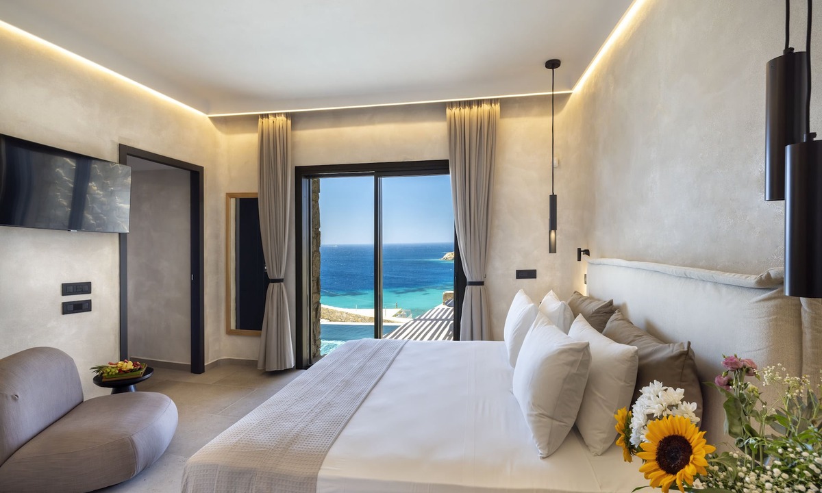 Paradise Hotel | Tropicana Suites & Villas