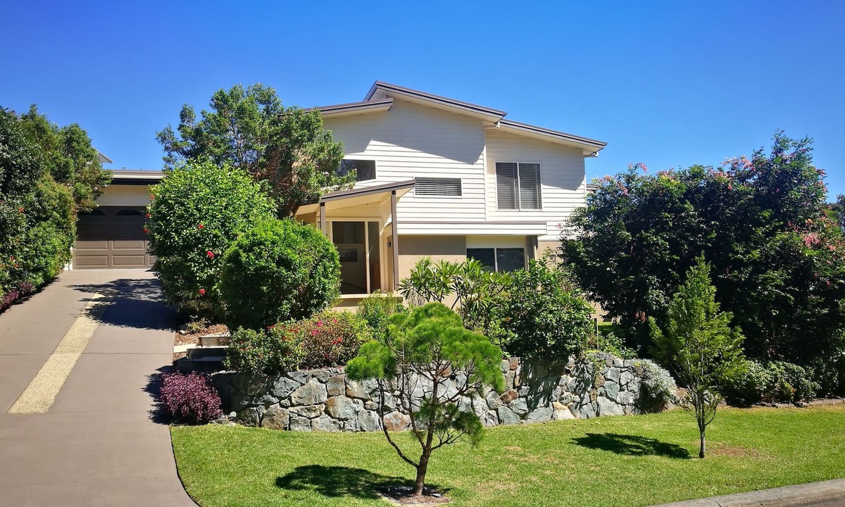 Red Head House | Twilight Breeze - A hidden gem with ocean views and dog friendly