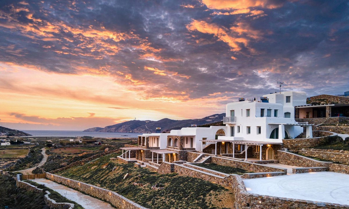 Klouvas Apartment | Twins Two by Koumi Homes Mykonos