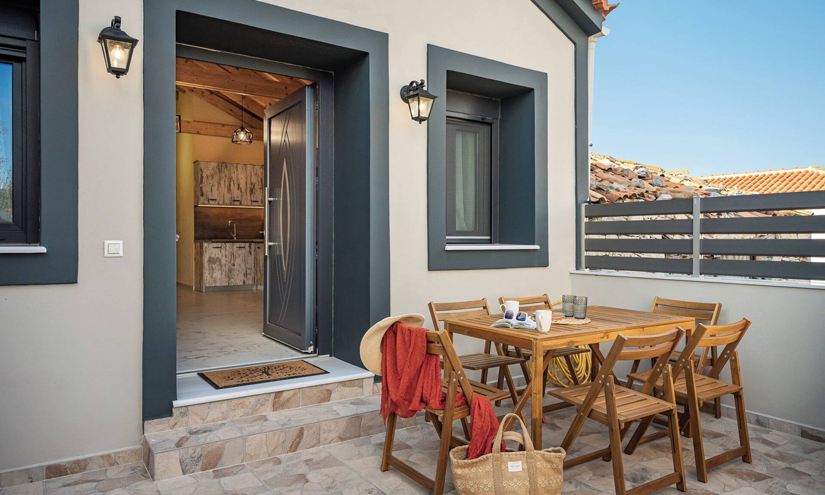 Mitilinii House | Two Bedroom House - Sirius House