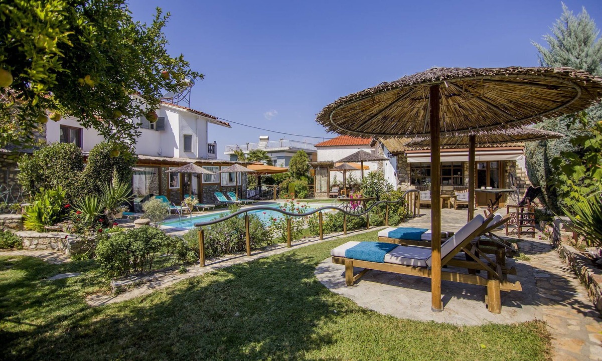 Tragilos Villa | Ultimate Aqua Dreamscape at Villa Olympiada