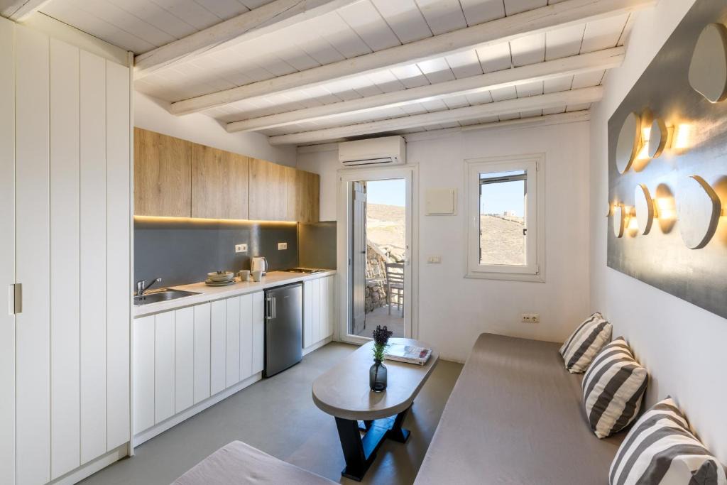 Xilokeratidi Apartment | Ultramare Superior Suites with Seaview