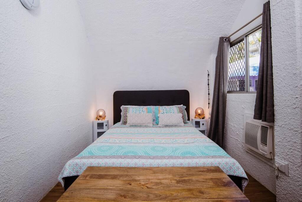 Trinity Beach Apartment | Unique Ocean-front Igloo at Trinity Beach sleeps 2