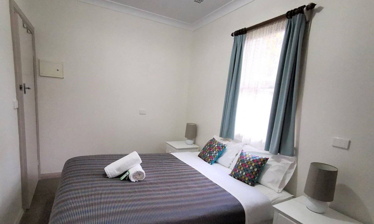 Bright Cottage | Unit 2 - Two Bedroom - HomeAway