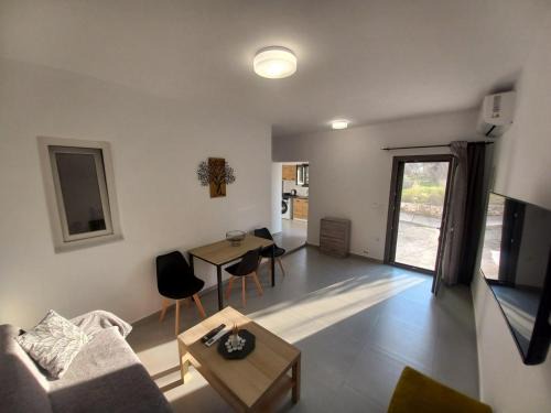 Filoti House | Velania House 1