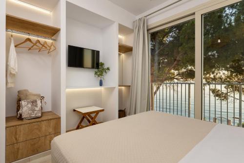 Alykes Villa | Vera Villa - Brand New Seafront Villa!