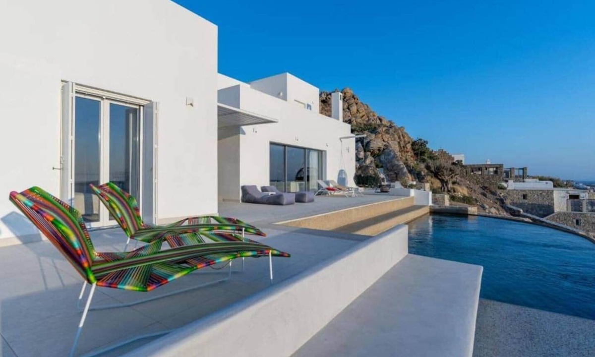 Mykonos House | Villa Paschalia,Sea View, Pool, Gym, Sleeps 10