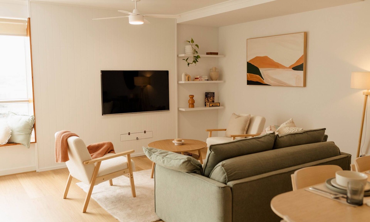 Newcastle West Apartment | Vida Central - 2 Bedroom, 1.5 bathroom apartment w/free parking + pool & gym