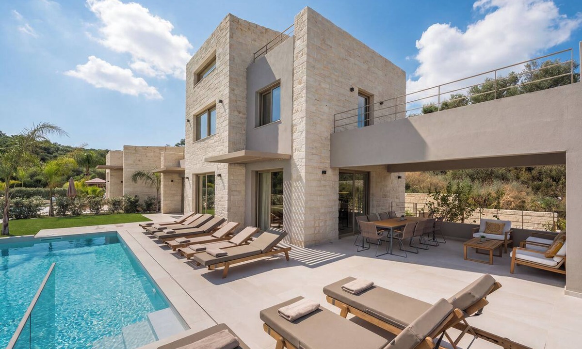Makrys Tichos Villa | Villa Agapi is the largest residence of the La Divina Luxury Villas collection