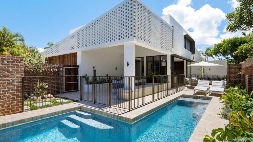 Suffolk Park House | Villa Alcorn