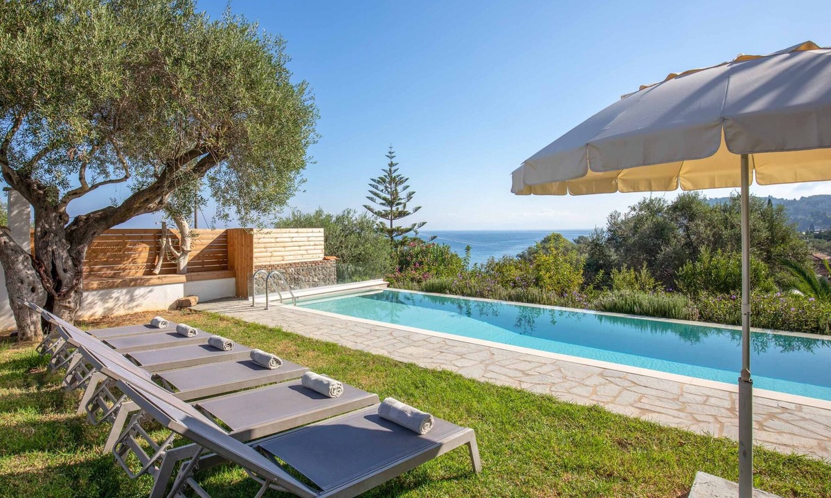 Chlomos Villa | Villa Alkyoni Mare - Three Bedroom Villa, Sleeps 6