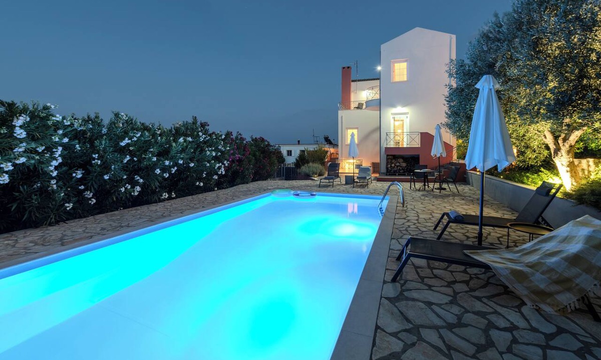 Kefalari Villa | Villa Artia - Subtle elegance in a seaside village