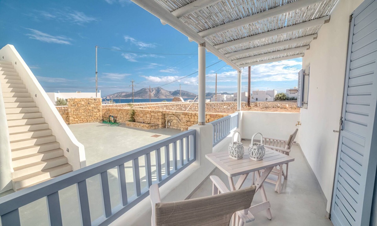 Koufonisia Apartment | Villa 'Calypso' with Private Terrace, Wi-Fi and Air Conditioning