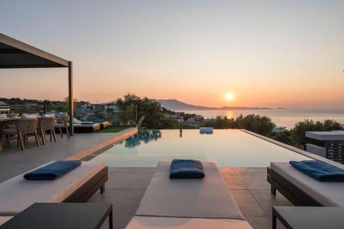 Ravdoucha Villa | Villa Ekphrasis with sea view and jacuzzi