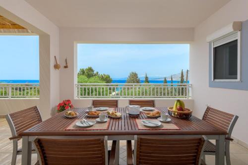 Pefkos Villa | Villa Evelyn