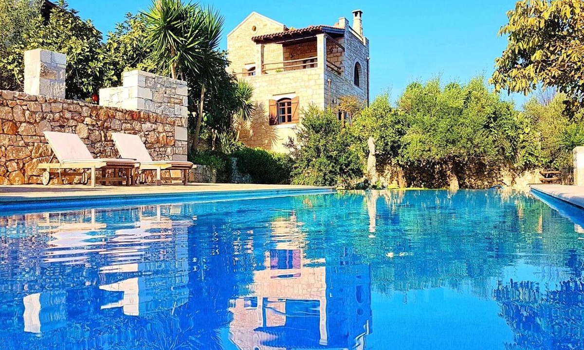 Likotinarea Villa | Villa for 2-4 Adults – Two Floors, Mountain View, Wi-Fi, Air Conditioning
