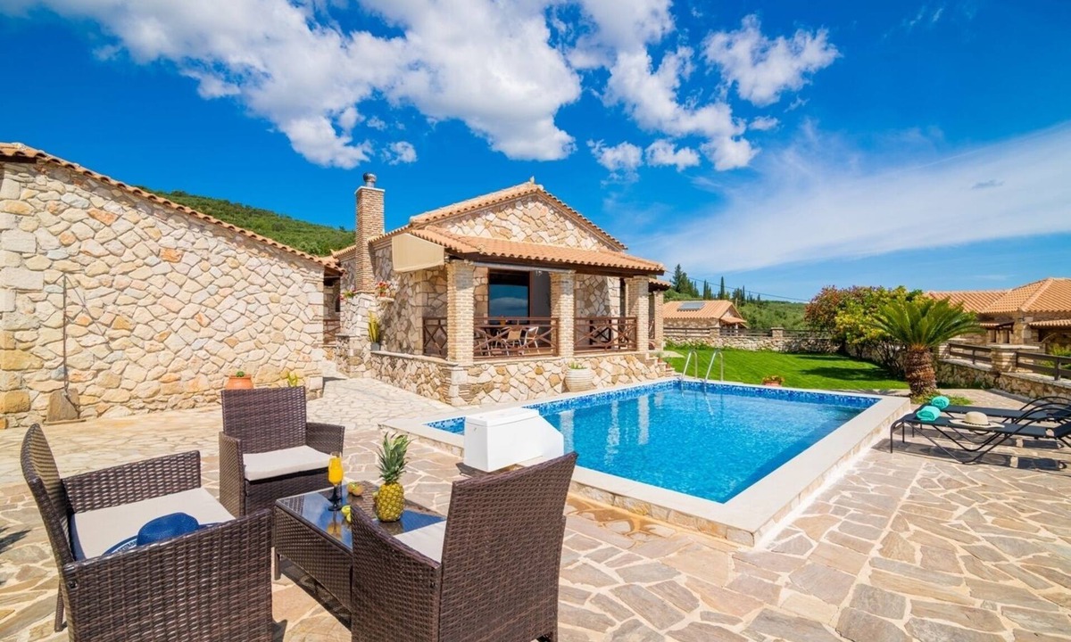 Mouzaki Villa | Villa La Isla with Private Pool