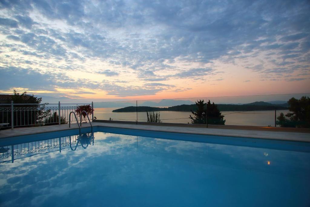 Perigiali Villa | Villa Myrtis