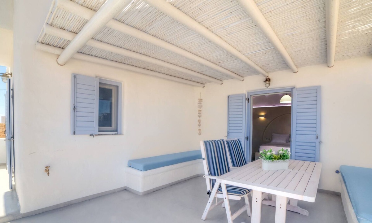 Koufonisia Apartment | Villa “Ocyrrhoe” with Private Terrace, Wi-Fi and Air Conditioning