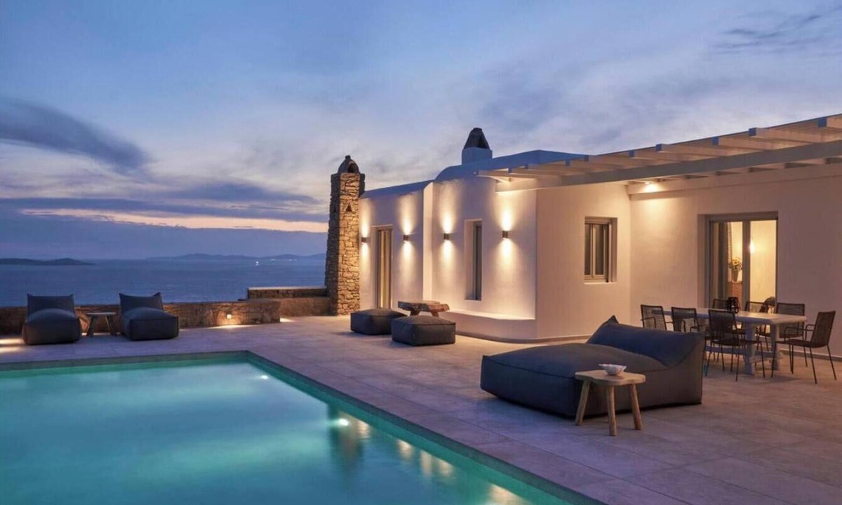 Tourlos Villa | Villa 'Princess Ann' with Sea View, Wi-Fi and Air Conditioning
