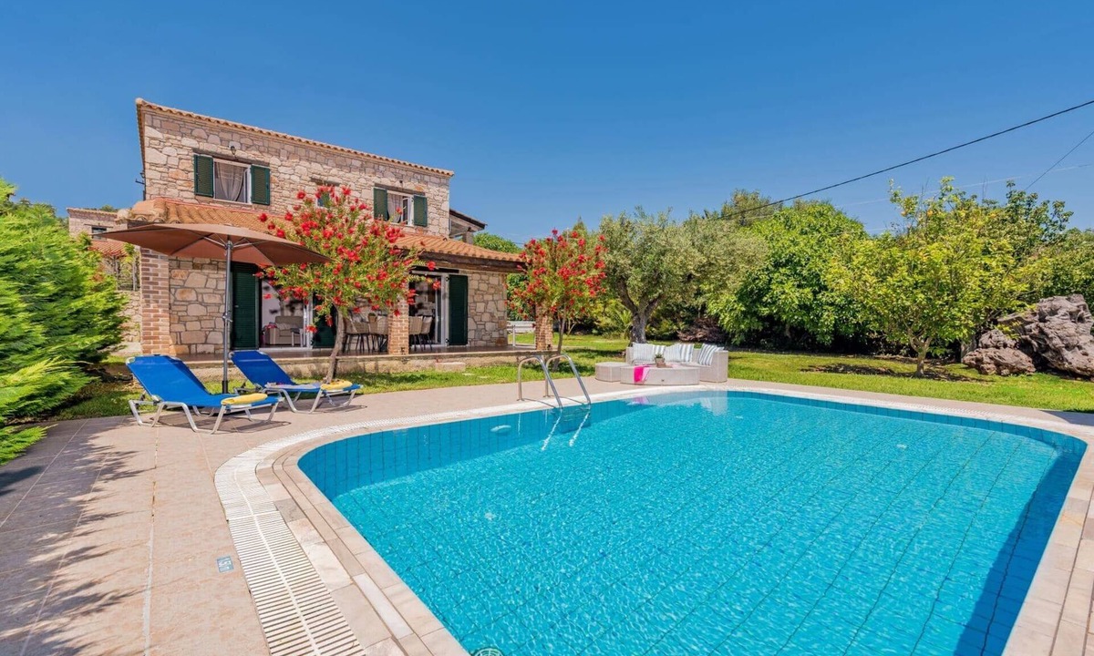 Laganas Villa | Villa Rizolia Epta by Villa Plus