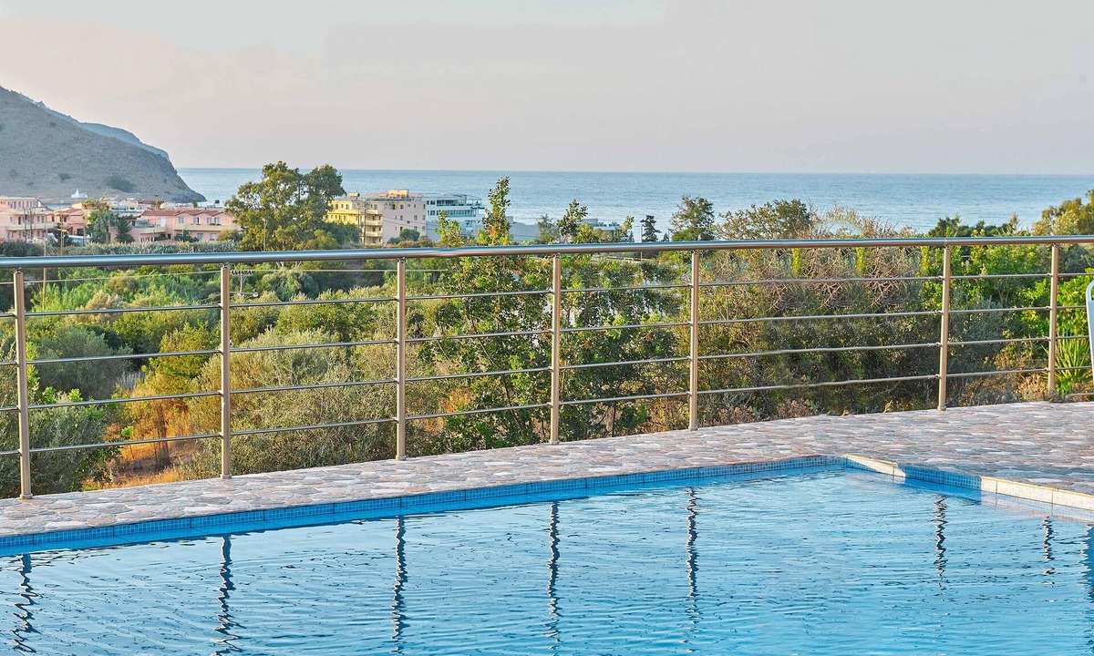 Paralia Kourna Villa | villa rose crete
