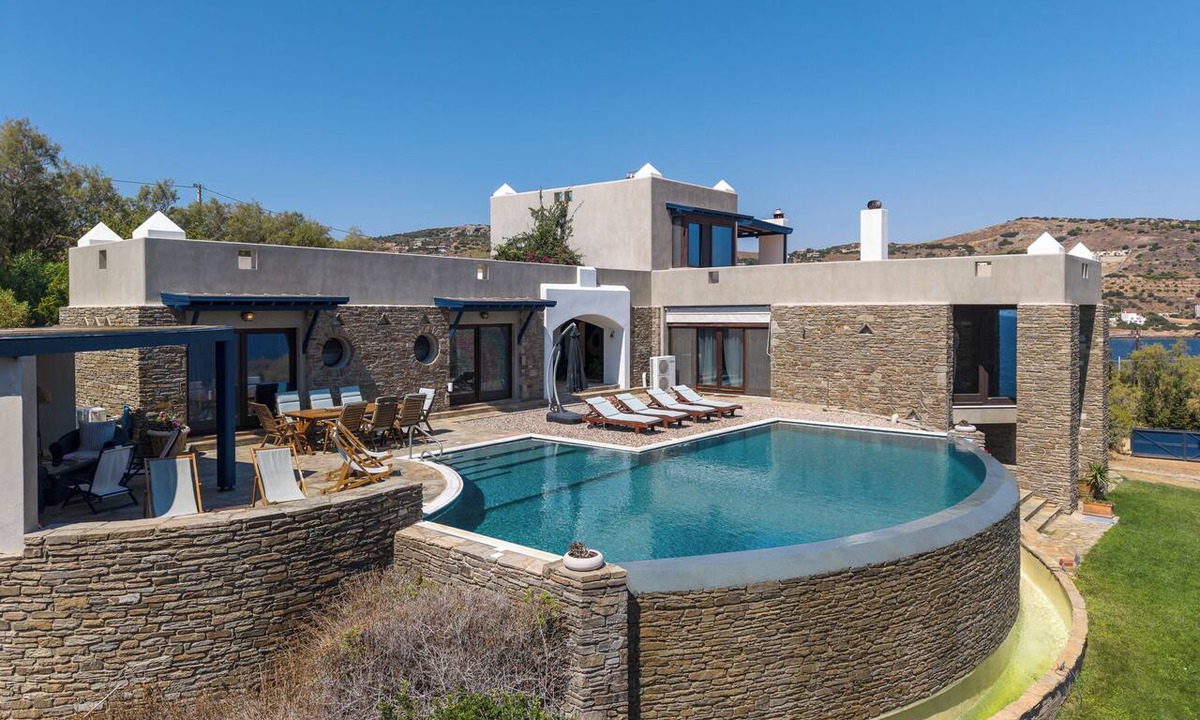 Ormos Agiou Ioannou Apartment | Villa Scorpio, Seafront Luxury & Infinity Pool