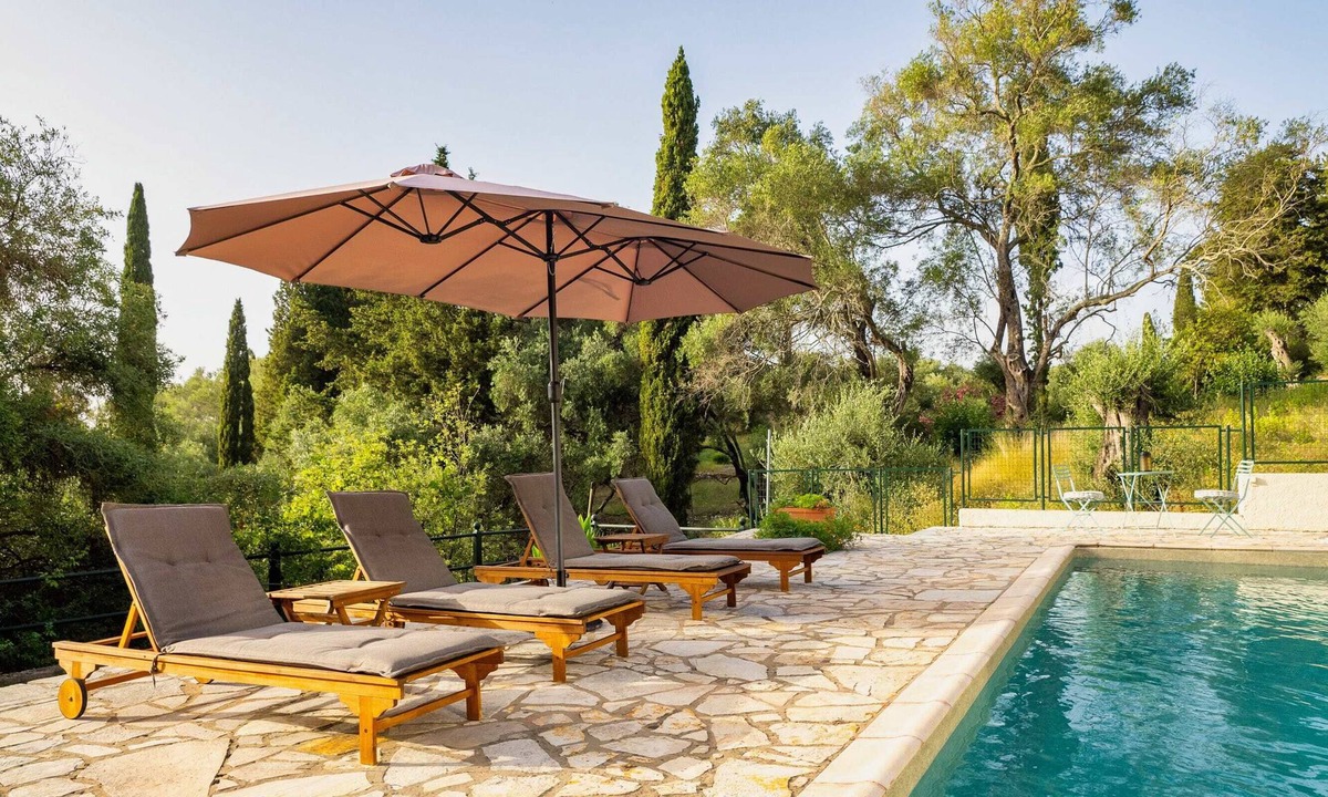Achilleio Villa | Villa Sissy sleeping up to 14 guests with large private pool - Prestige Villas