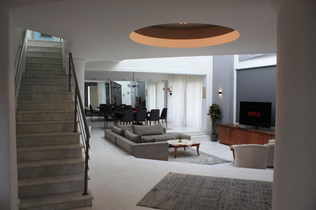 Thermi Villa | Villa Stef Lux