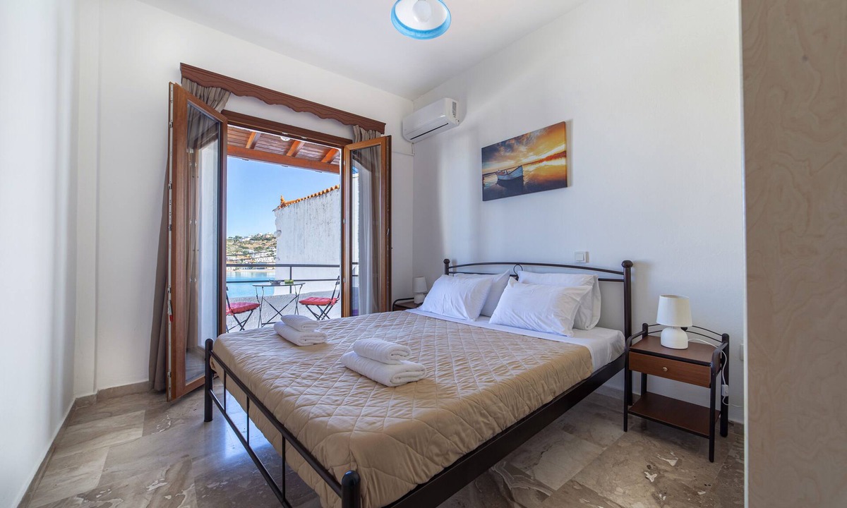 Batsi House | Villa Virginia Batsi Andros