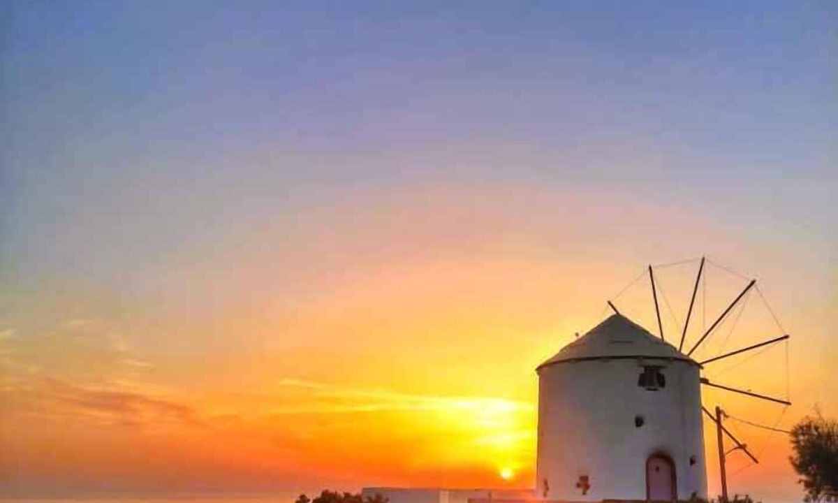Pyrgos House | Villa with air conditioning, private jacuzzi and 360° panoramic view
