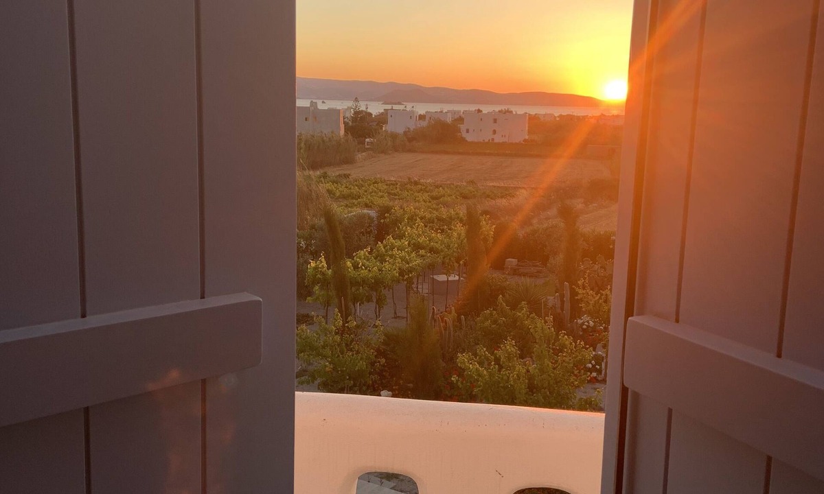 Maragas Villa | Villa Xanthos Située à 10 mn de Plaka Beach Dans un Cadre Paisible & Luxuriant