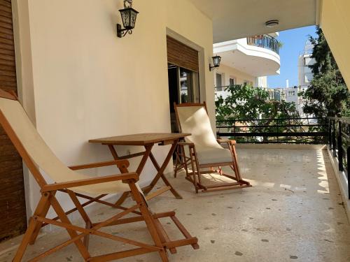 Alimos Apartment | Vintage 70s flat