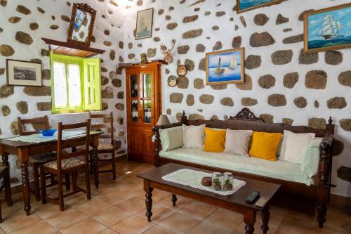 Chora Apartment | Vintage White House Patmos